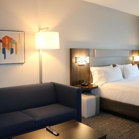 Holiday Inn Express & Suites Marquette, An Ihg Hotel Esterno foto