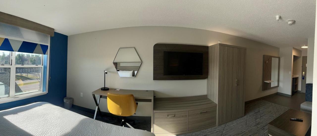 Holiday Inn Express & Suites Marquette, An Ihg Hotel Esterno foto