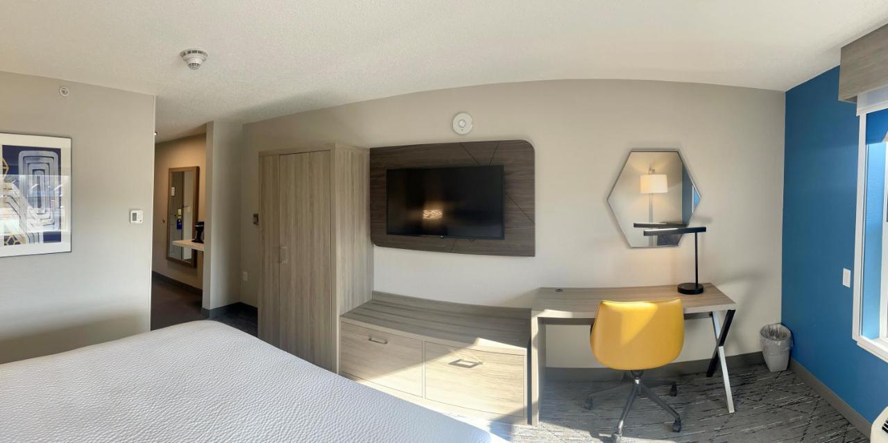 Holiday Inn Express & Suites Marquette, An Ihg Hotel Esterno foto