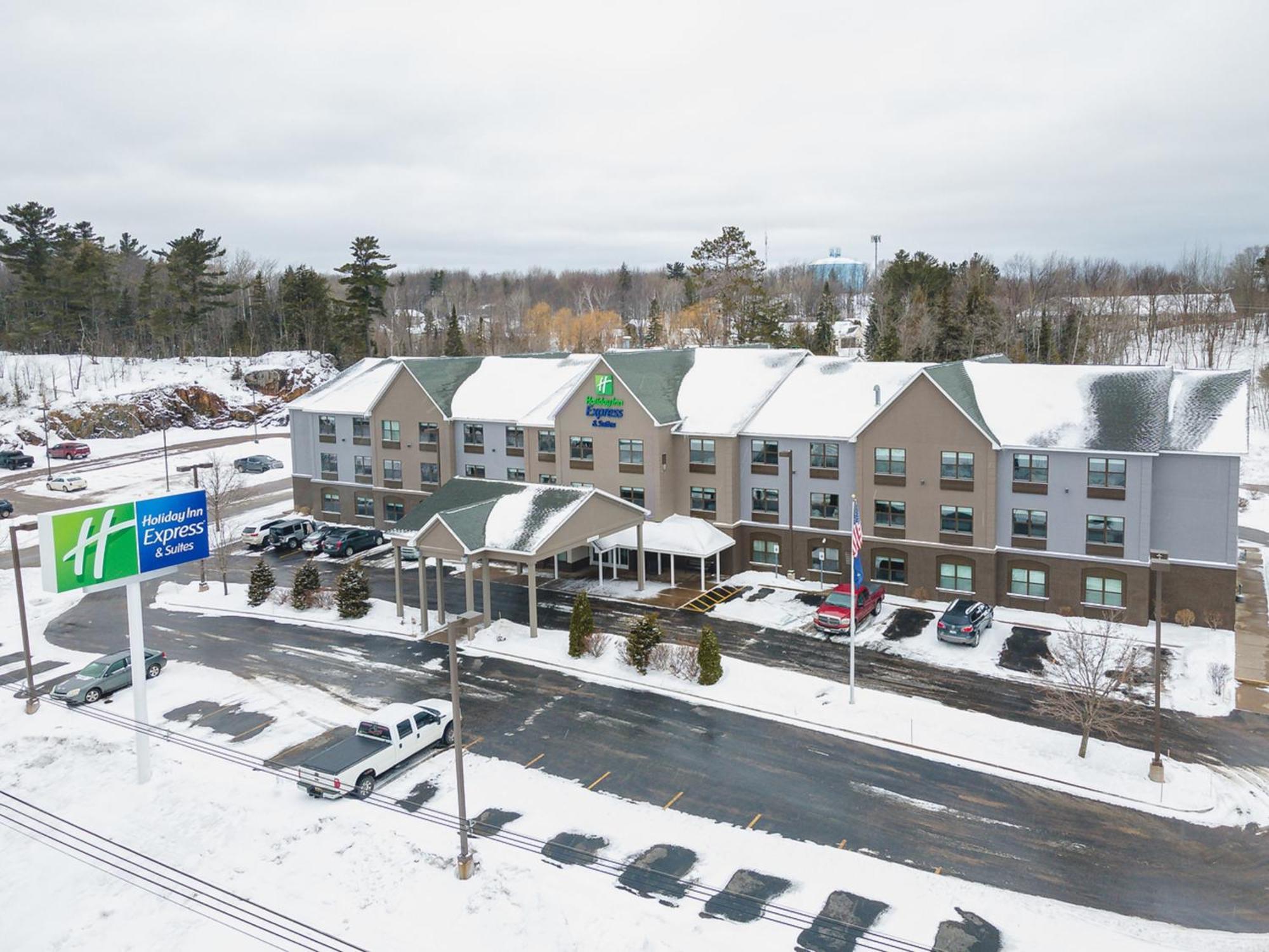 Holiday Inn Express & Suites Marquette, An Ihg Hotel Esterno foto