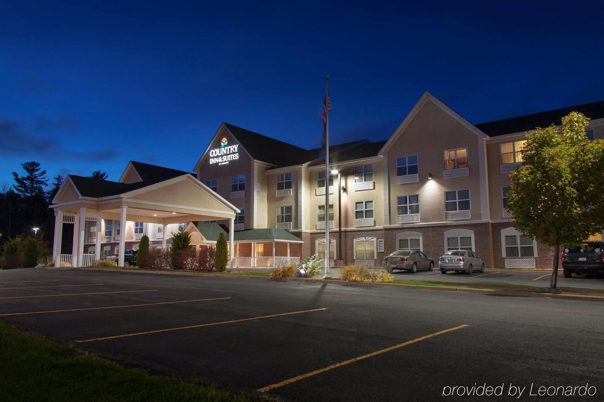 Holiday Inn Express & Suites Marquette, An Ihg Hotel Esterno foto