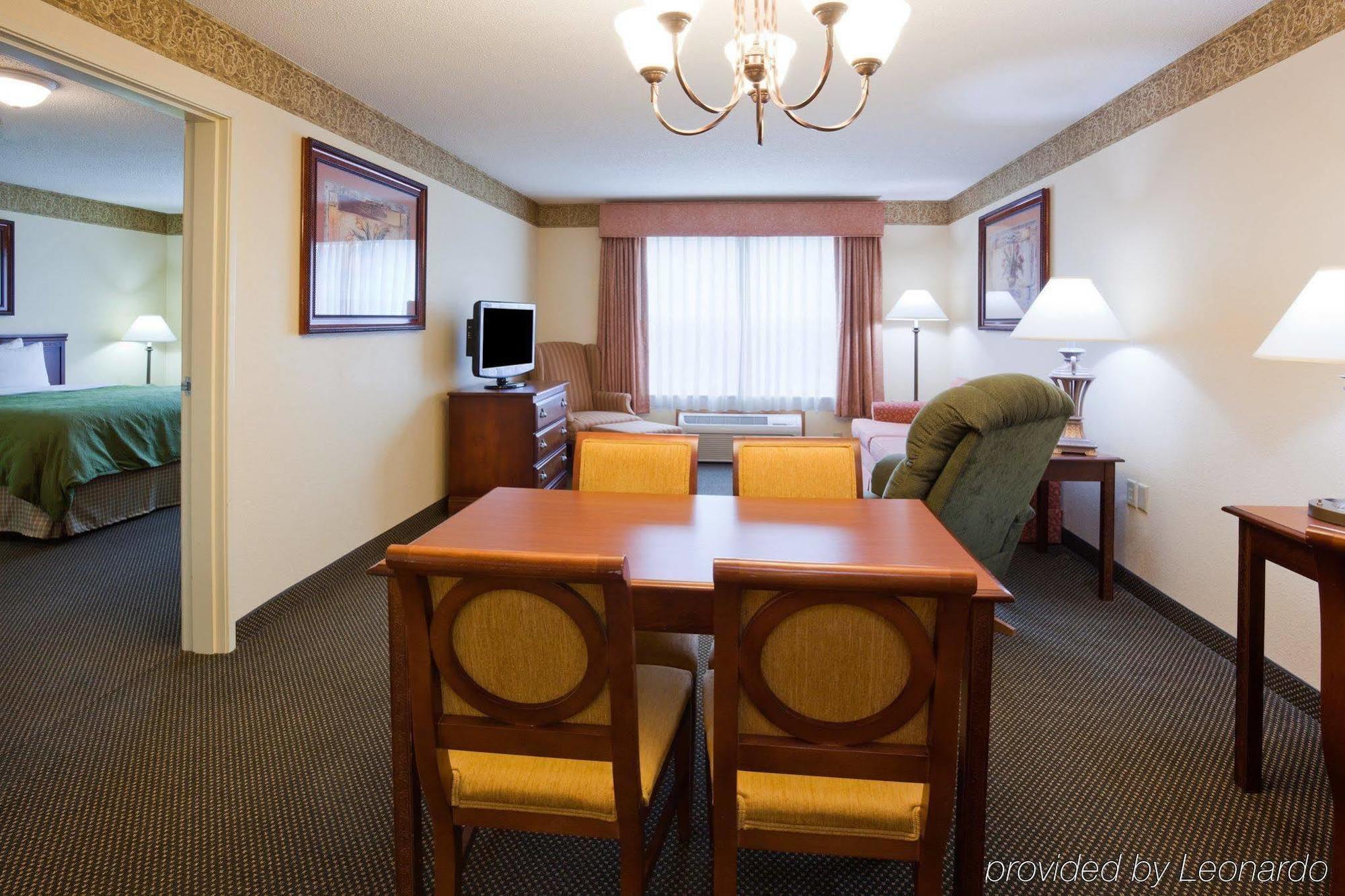 Holiday Inn Express & Suites Marquette, An Ihg Hotel Esterno foto